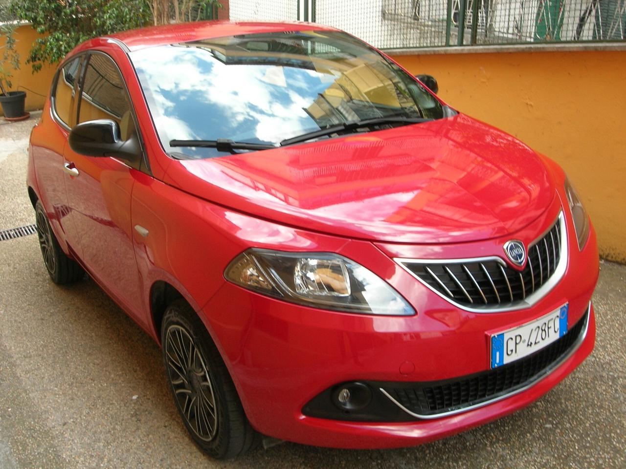 Lancia Ypsilon 1.0 FireFly 5 porte S&S Hybrid Gold