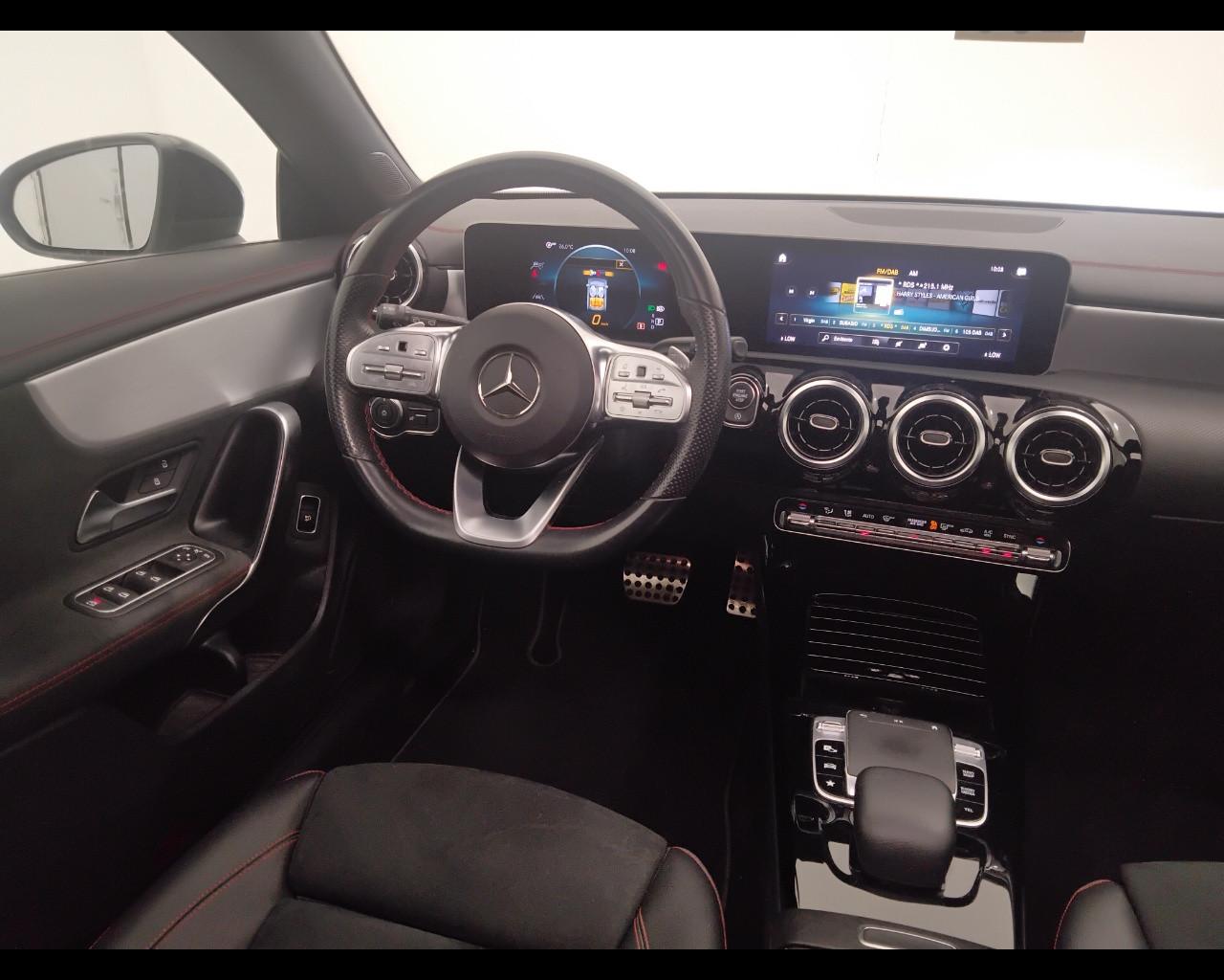 Mercedes-Benz CLA Sh.Brake - X118 - CLA Shooting Brake 200 d Premium auto