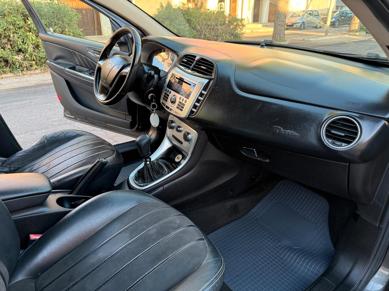 Lancia Delta 1.9 MJT Twinturbo Platino - 2010