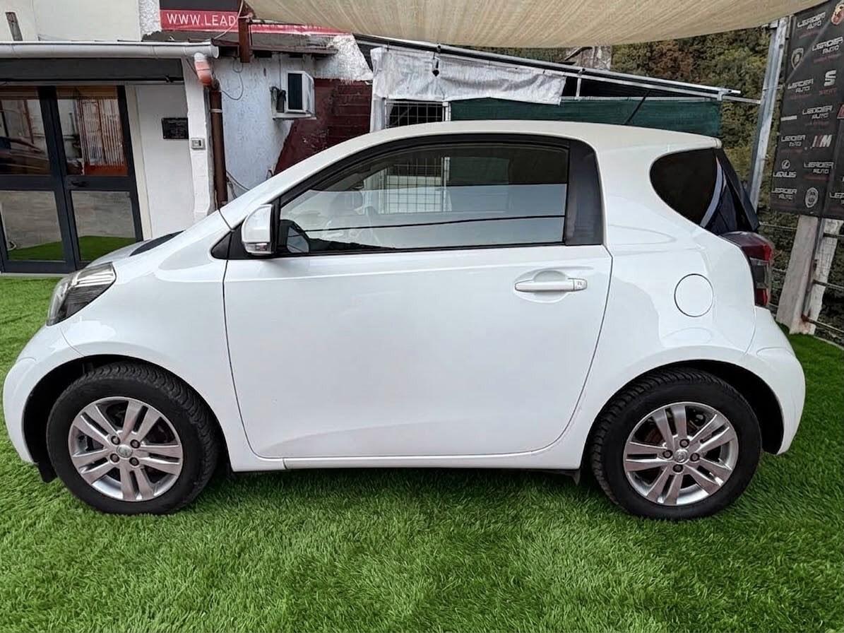 Toyota iQ 1.0 68 Cv Keyless - Cerchi in lega - Comandi