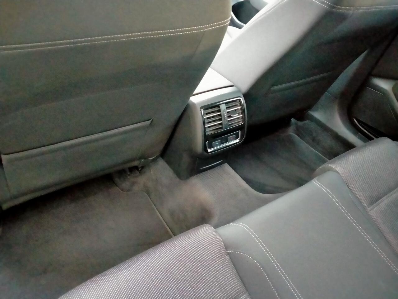 Volkswagen Passat Variant 1.6 TDI 120cv DSG COMFORTLINE SERVICE VW UNIPROP.