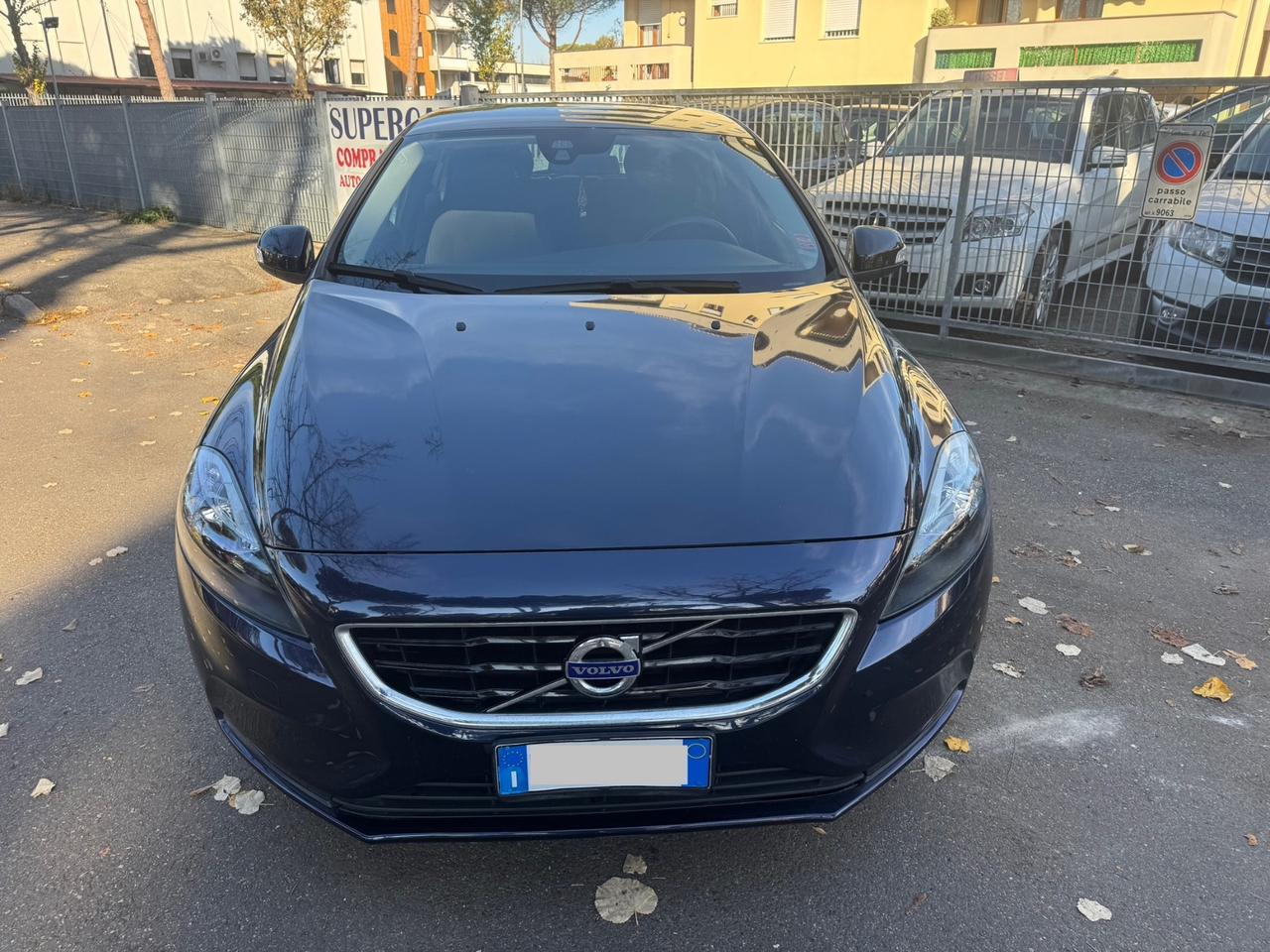 Volvo V40 D2 R-design 1.6 D neopaten garanzia 12m