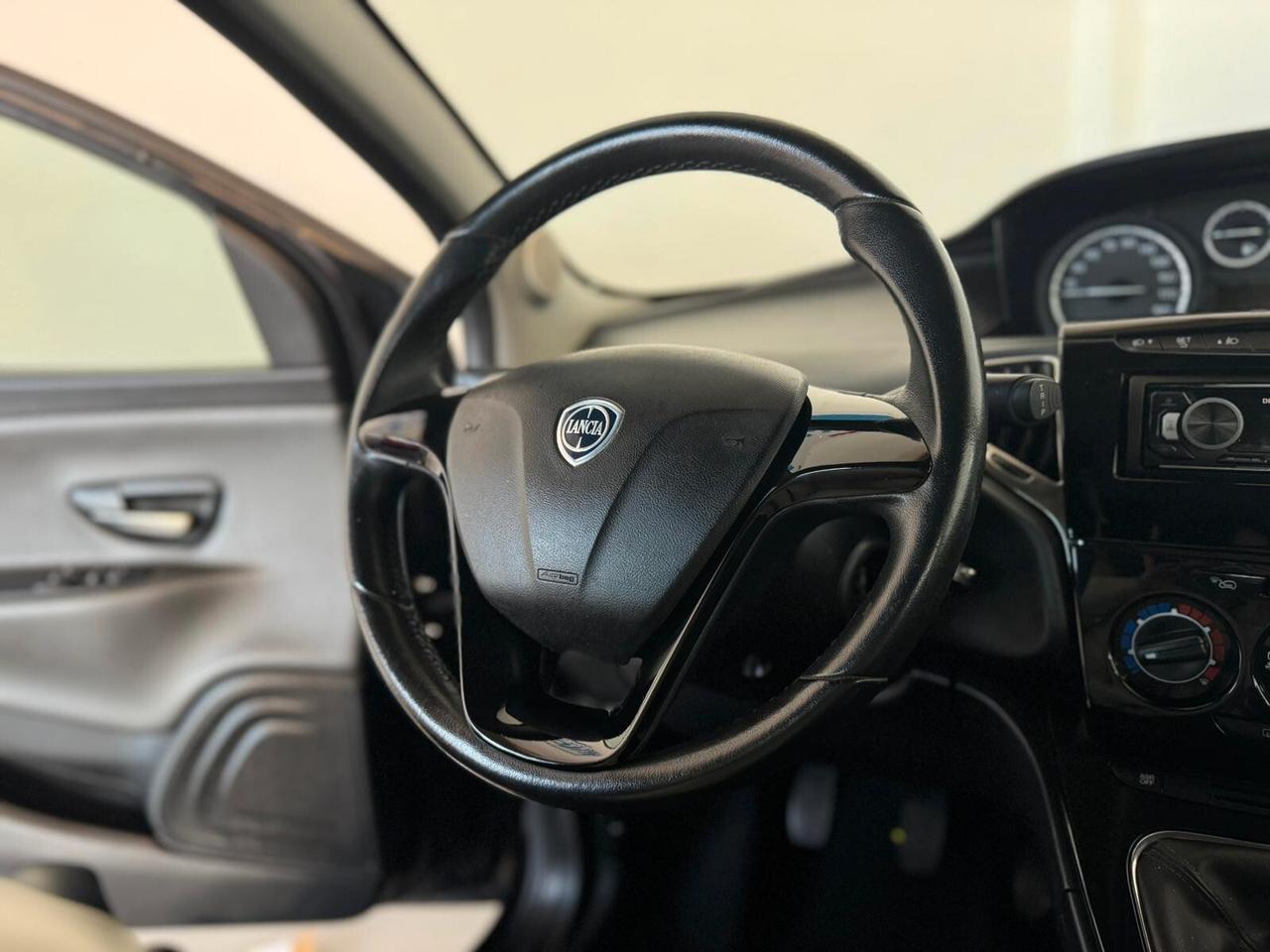 Lancia Ypsilon 1.2 69 CV 5 porte S&S 5 posti