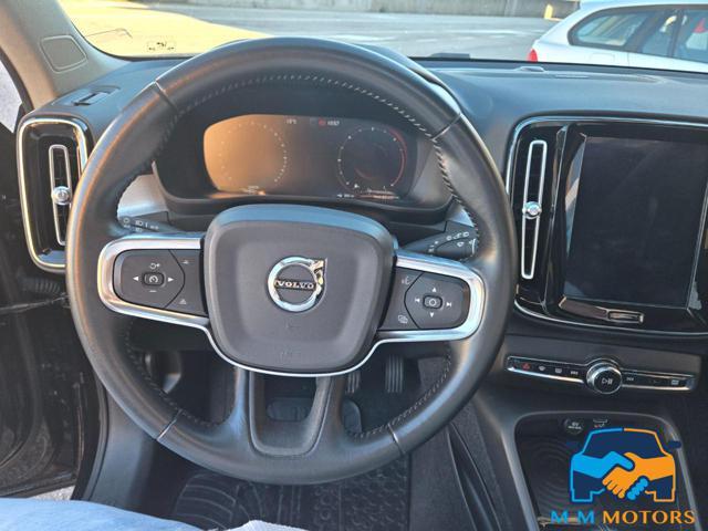 VOLVO XC40 D4 AWD Geartronic Momentum