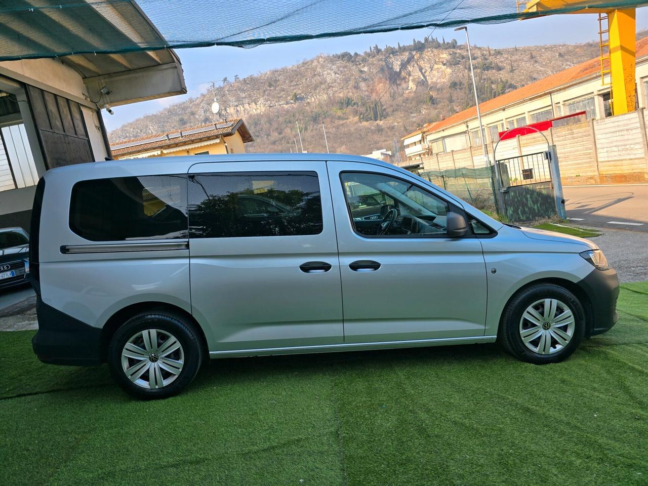 VW Caddy maxi 2.0 TDI 102CV 5POSTI AUTOVETTURA-2022