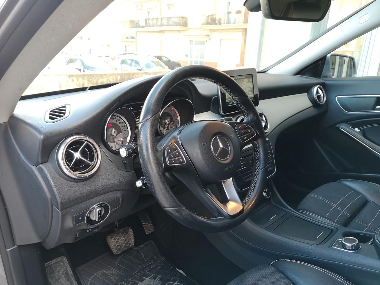 Mercedes-benz CLA 200 d S.W. Automatic Premium