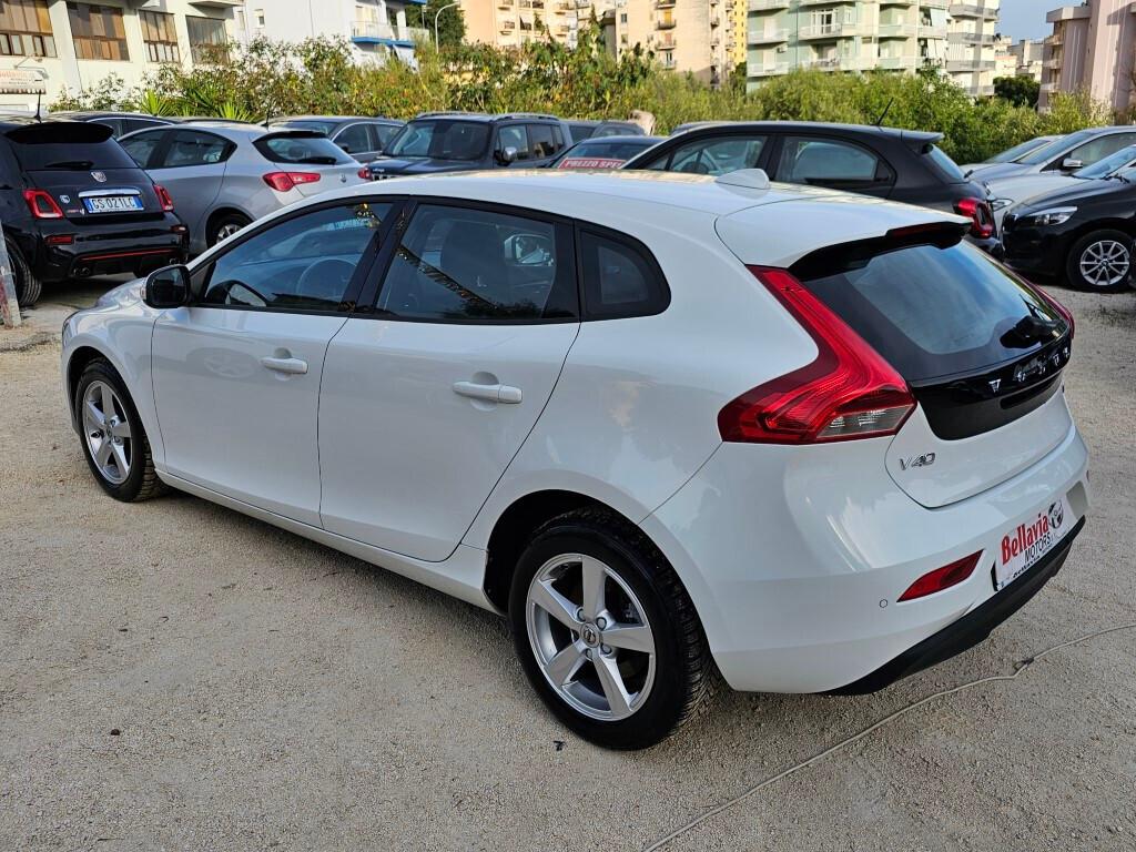 Volvo V40 D2 Geartronic Business Plus