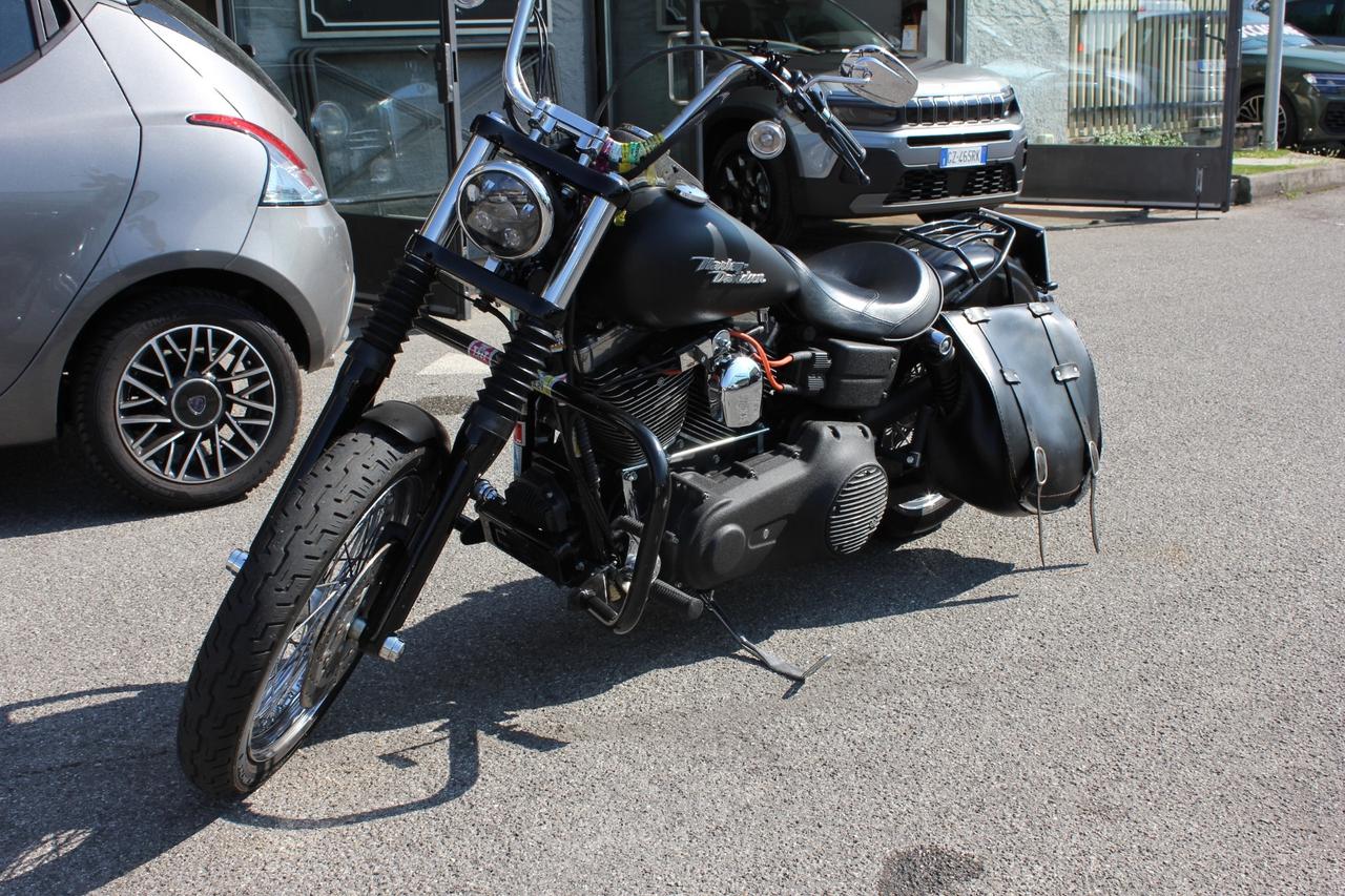 HARLEY-DAVIDSON DYNA STREET BOB