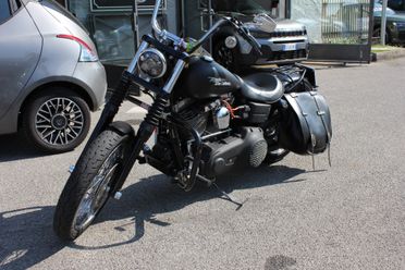 HARLEY-DAVIDSON DYNA STREET BOB