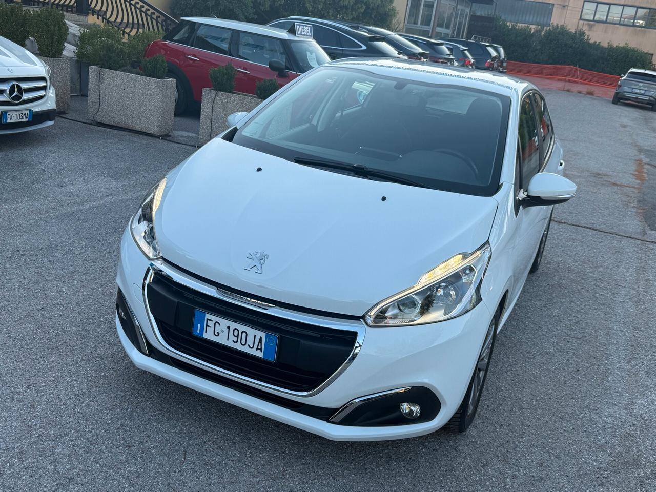"SUPER ECO" Peugeot 208 PureTech GPL Active