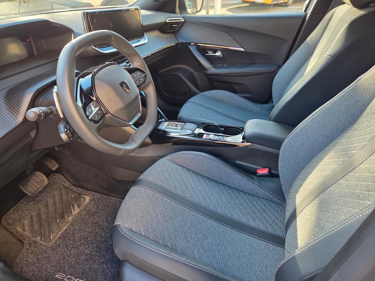 Peugeot 2008 PureTech 100 S&S Allure