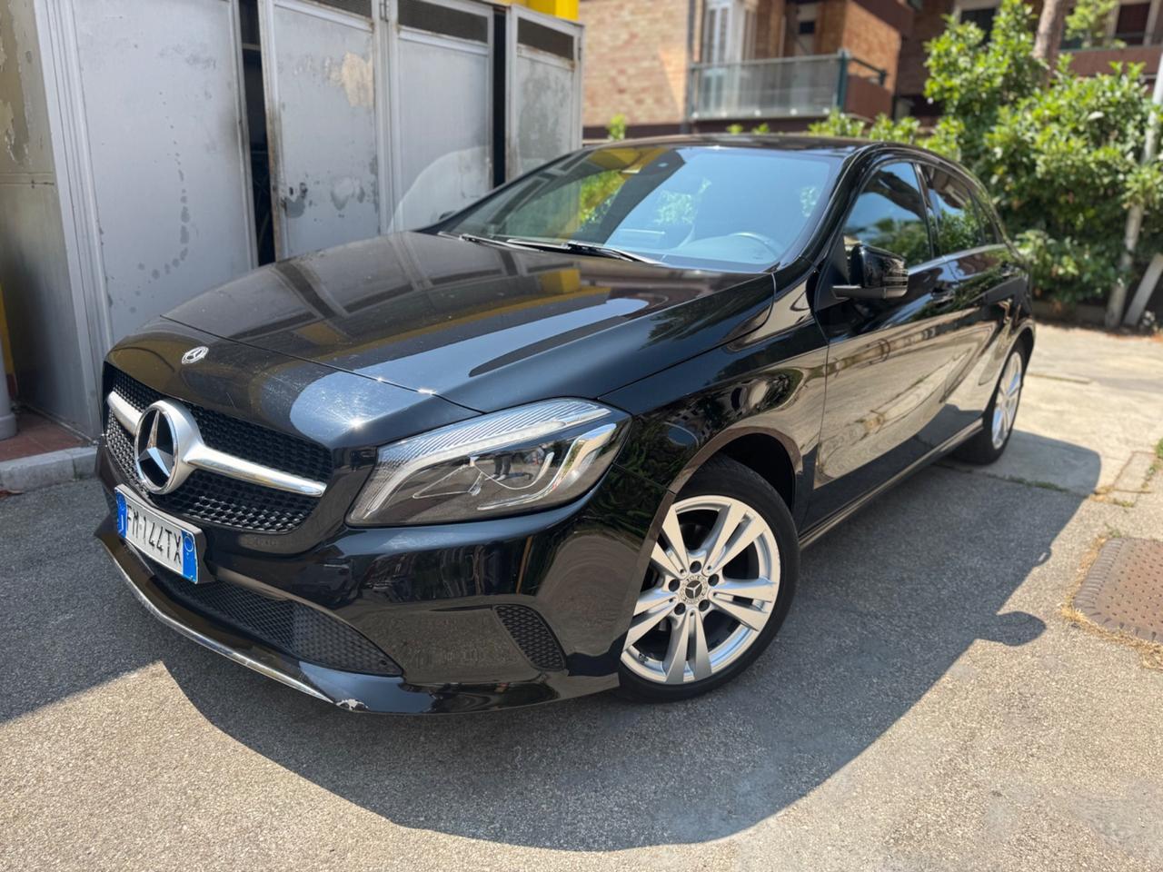 Mercedes-benz A 180 A 180 d Premium