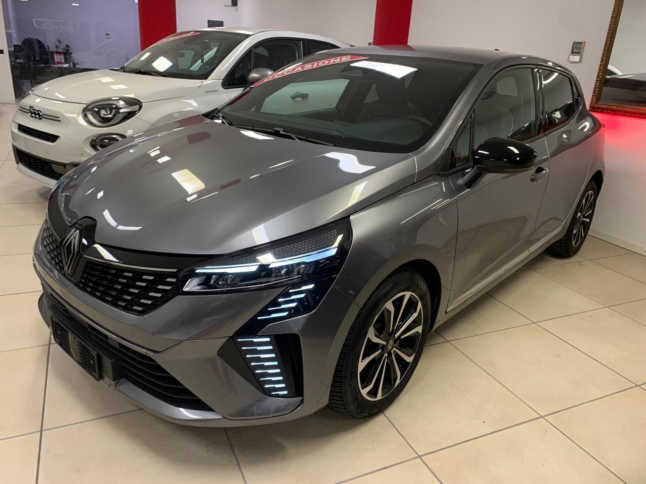 RENAULT CLIO TCE 90 CV 5 PORTE TECHNO