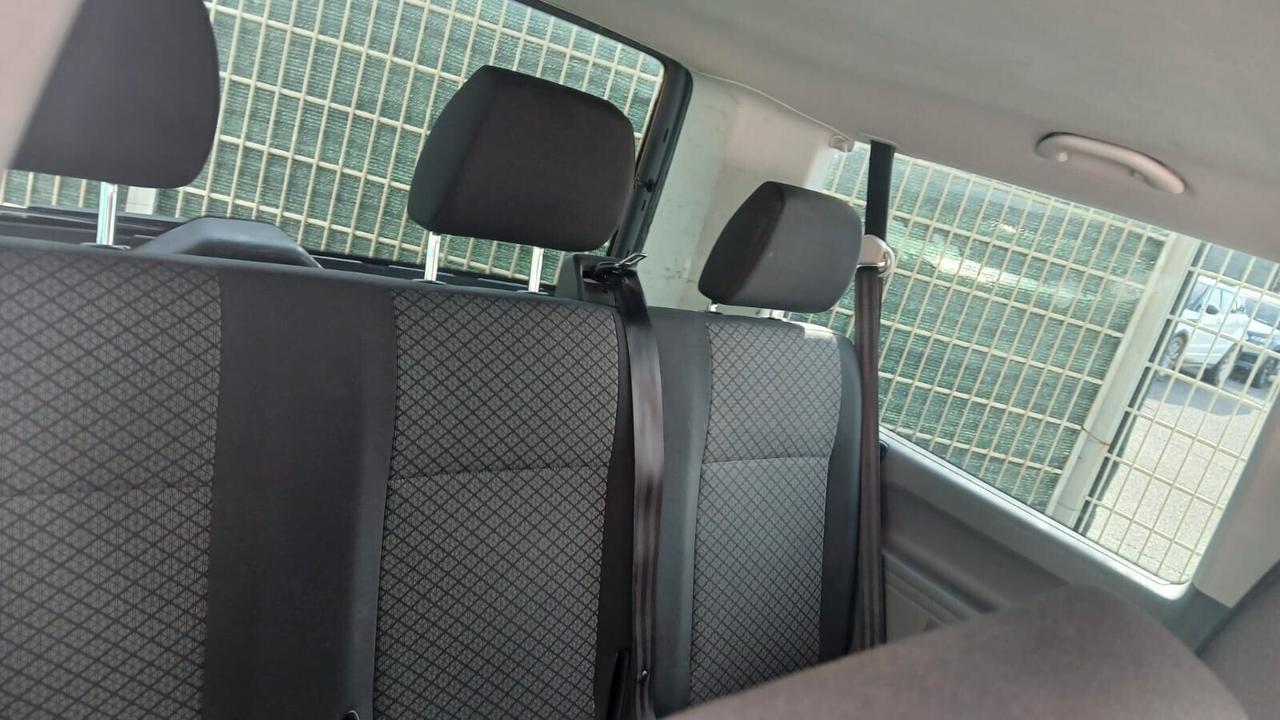 VOLKSWAGEN T6.1 Caravelle 110Cv PC 9 POSTI TrendLine - PREZZO REALE!
