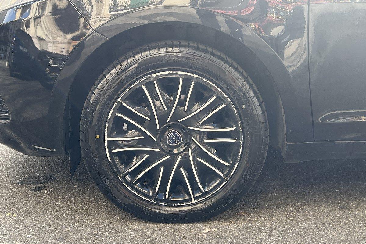 LANCIA Ypsilon 1.2 69 CV 5 porte Silver