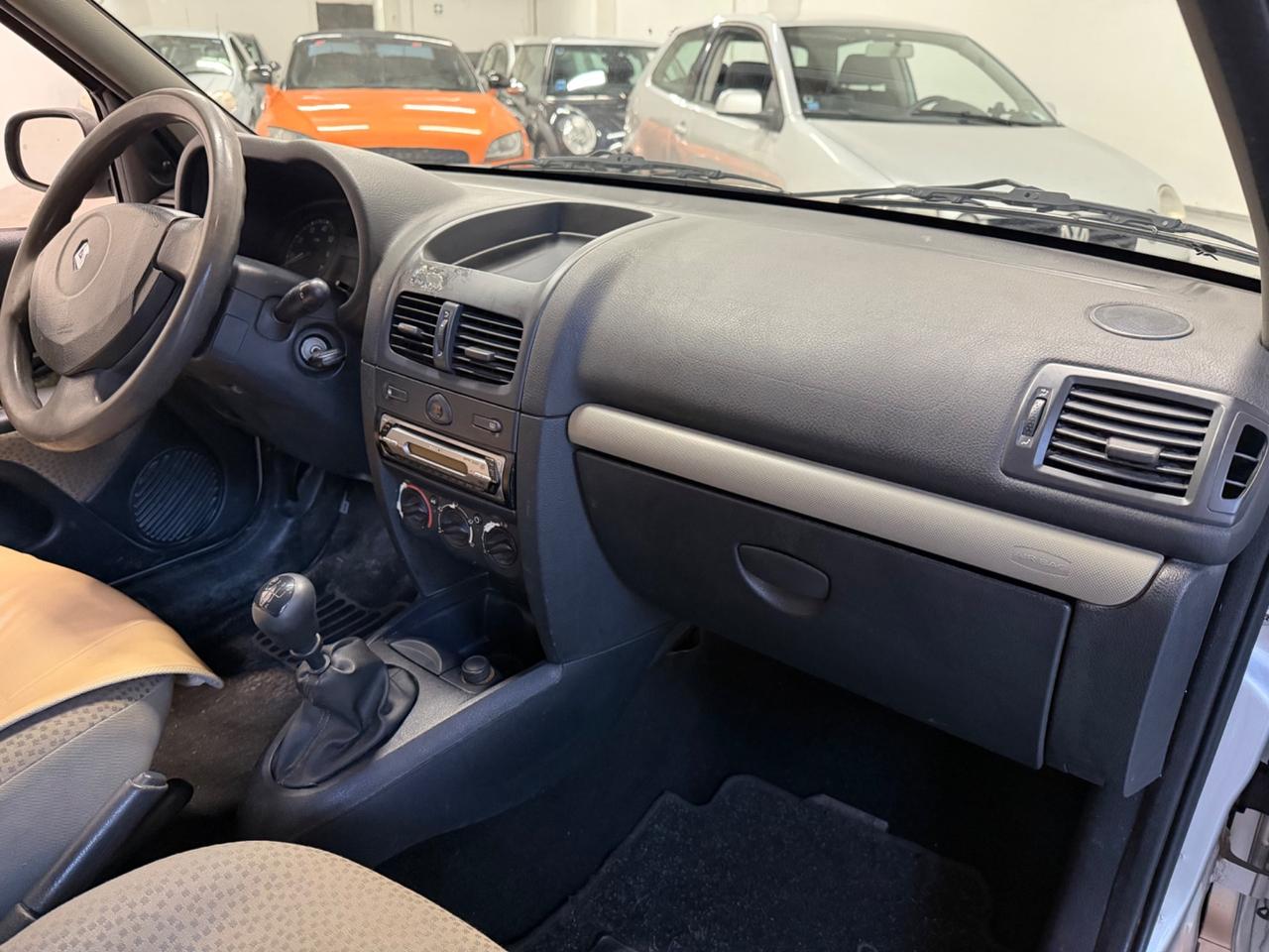 Renault Clio Storia 1.2 16V 3 porte Dynamique