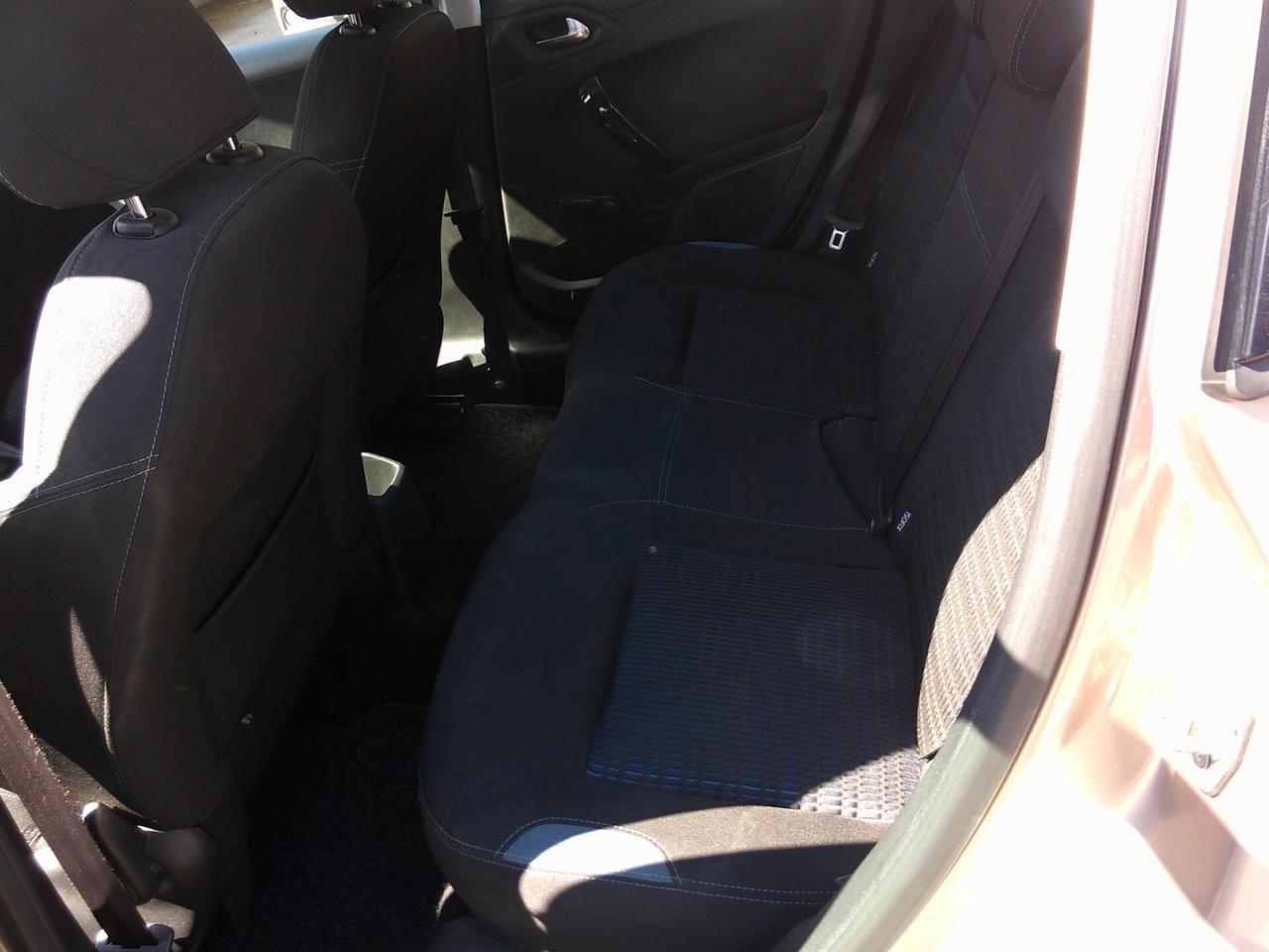 Peugeot 208 1.4 HDi 68 CV 5 porte Allure 2013