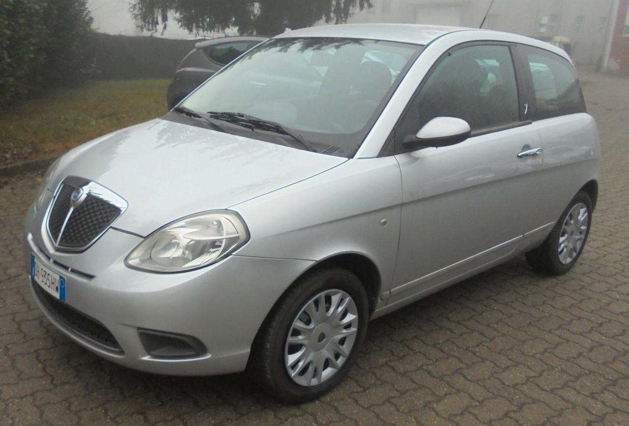 Lancia Ypsilon 1.2 Argento