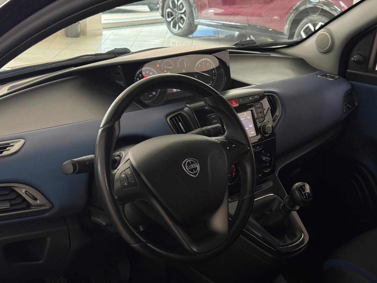 Lancia Ypsilon 1.2 69 CV 5 porte Gold