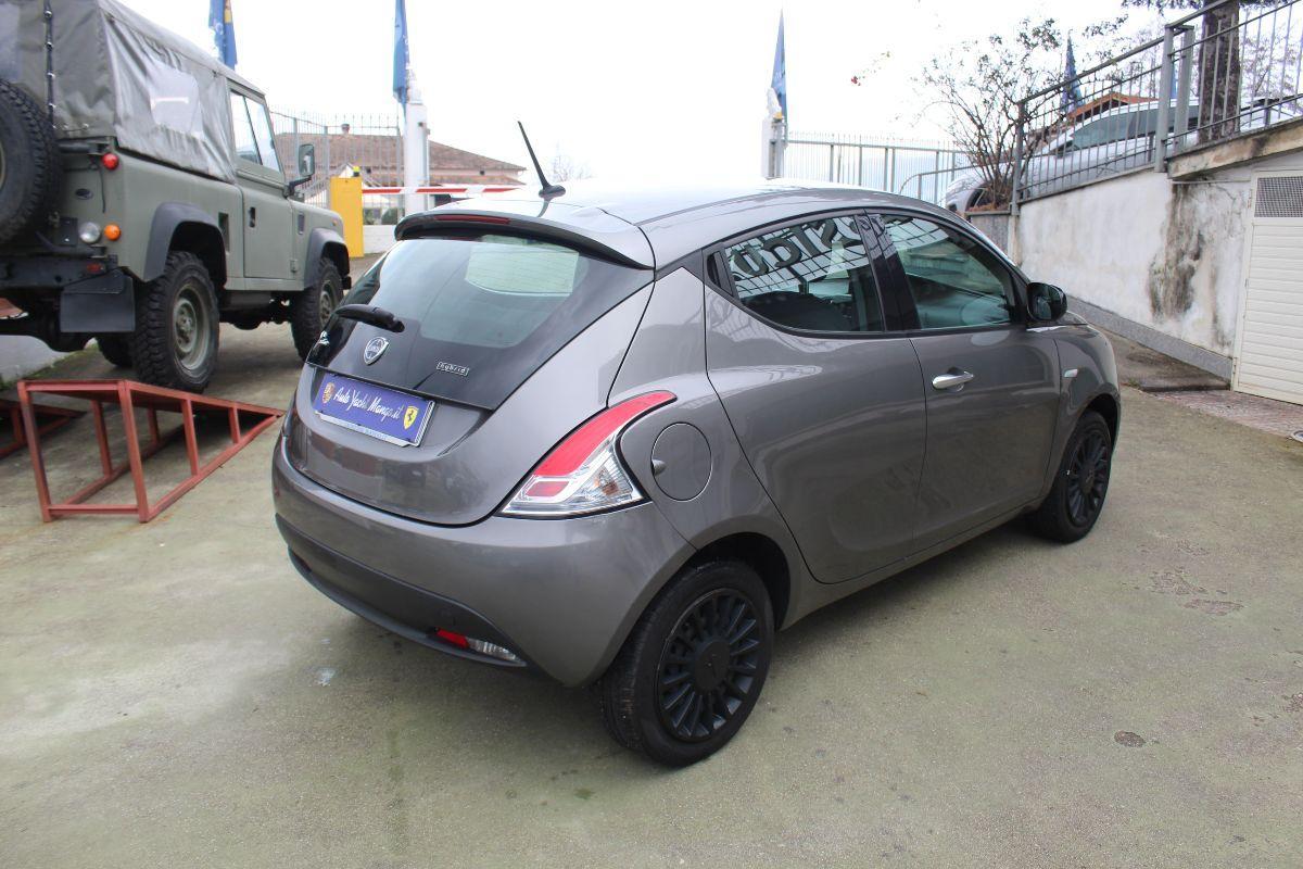 LANCIA - Ypsilon - 1.0 FireFly 5p.S&S Hyb. Gold Pl.