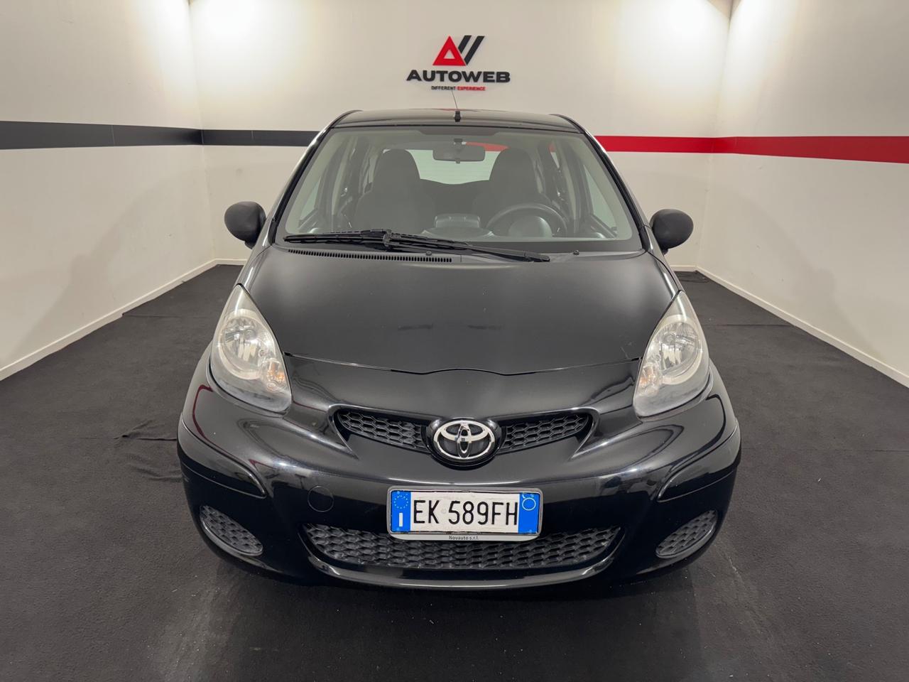 Toyota Aygo 1.0 12V VVT-i 5 porte Deep Ocean Connect MMT