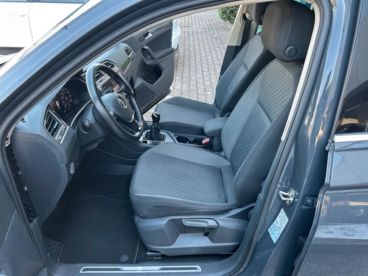 Volkswagen Tiguan 1.6 tdi Business 115cv GRANDINATA