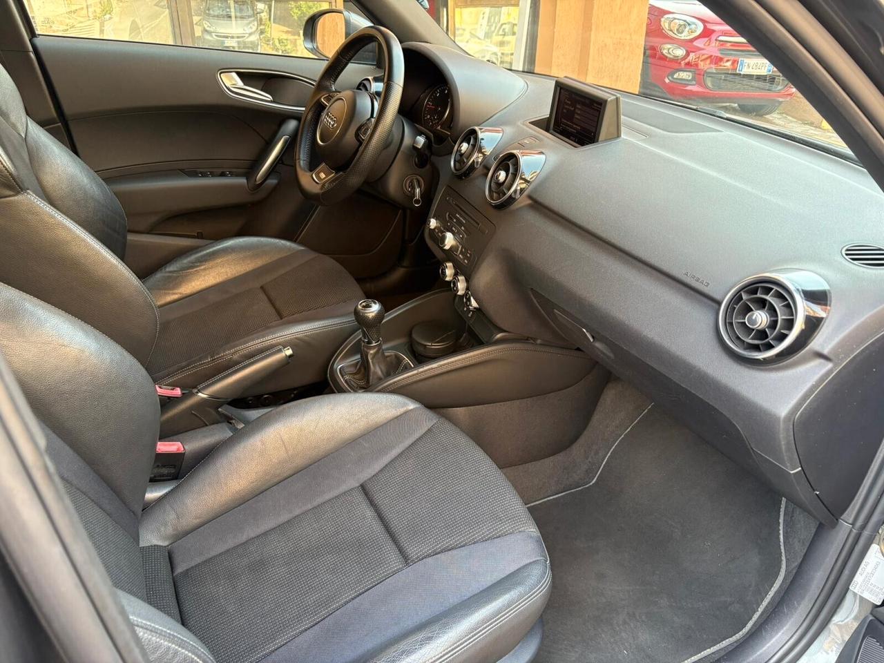 Audi A1 SPB 1.6 TDI S-LINE