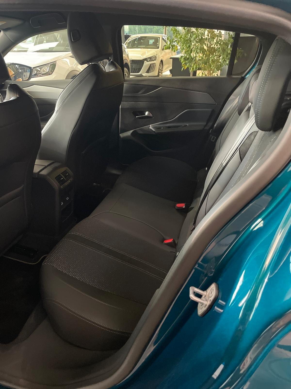 Peugeot 308 Hybrid 145 e-DCS6 GT