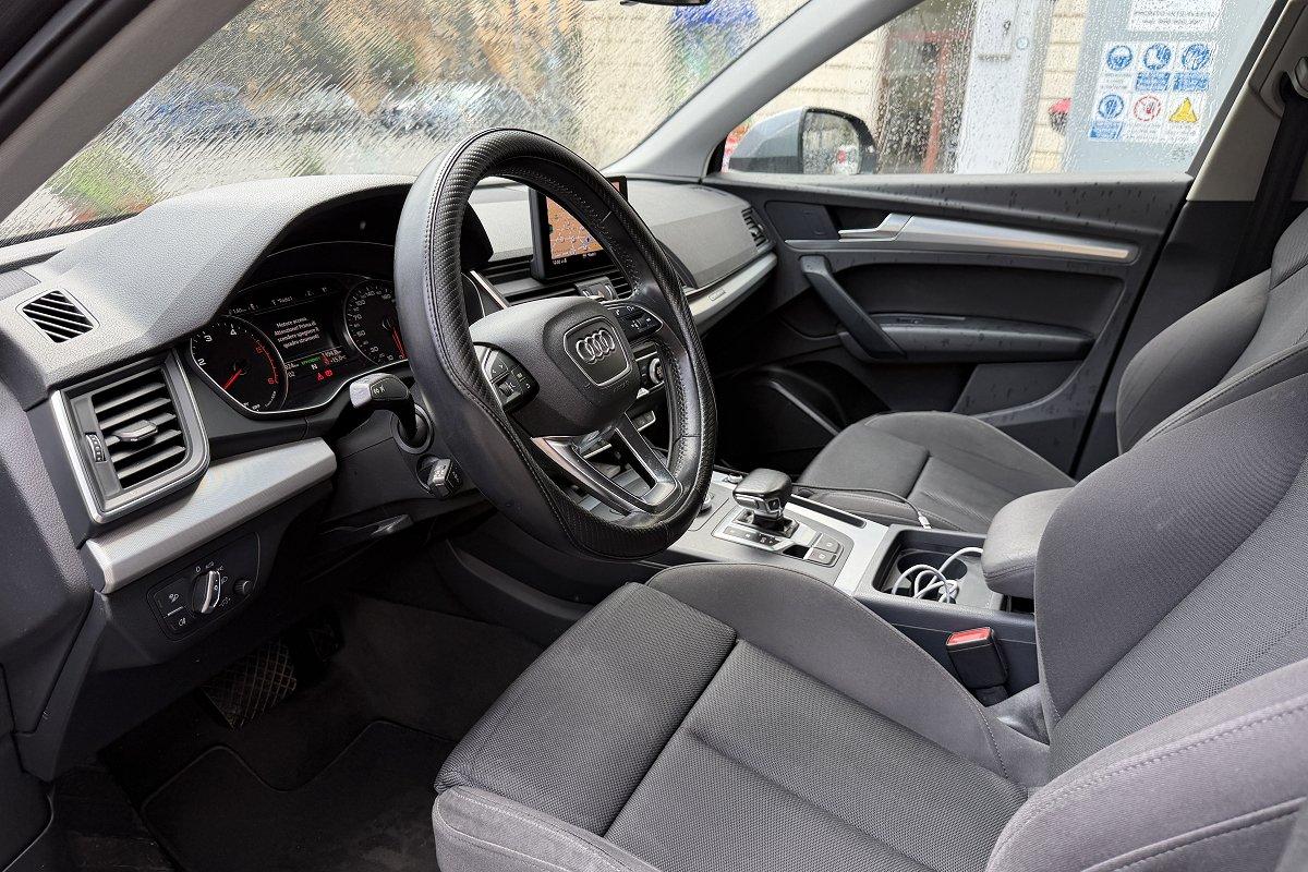 AUDI Q5 40 TDI quattro S tronic Business