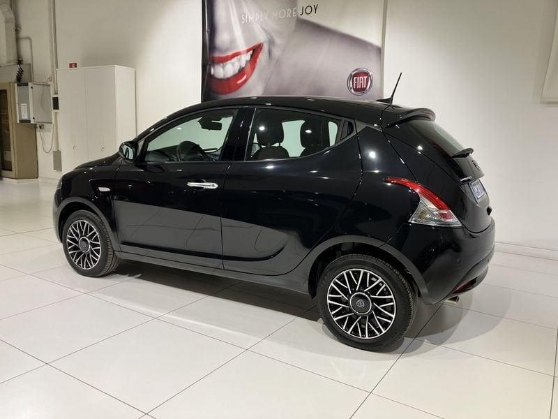 Lancia Ypsilon Ypsilon 1.0 FireFly 5 porte S&S Hybrid Platino