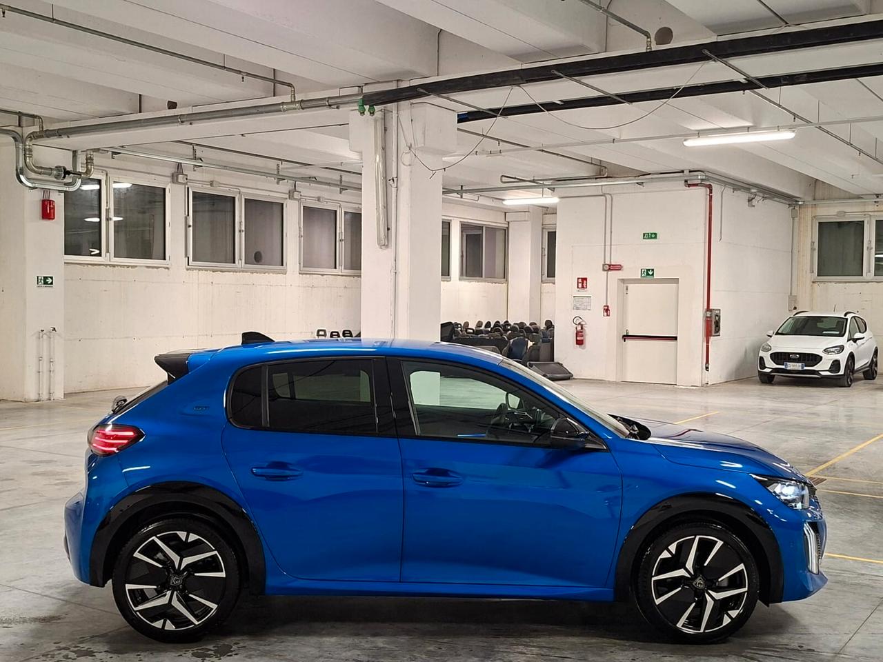 Peugeot 208 1200 mhev Hybrid 101CV GT e-DCS6 Km.0