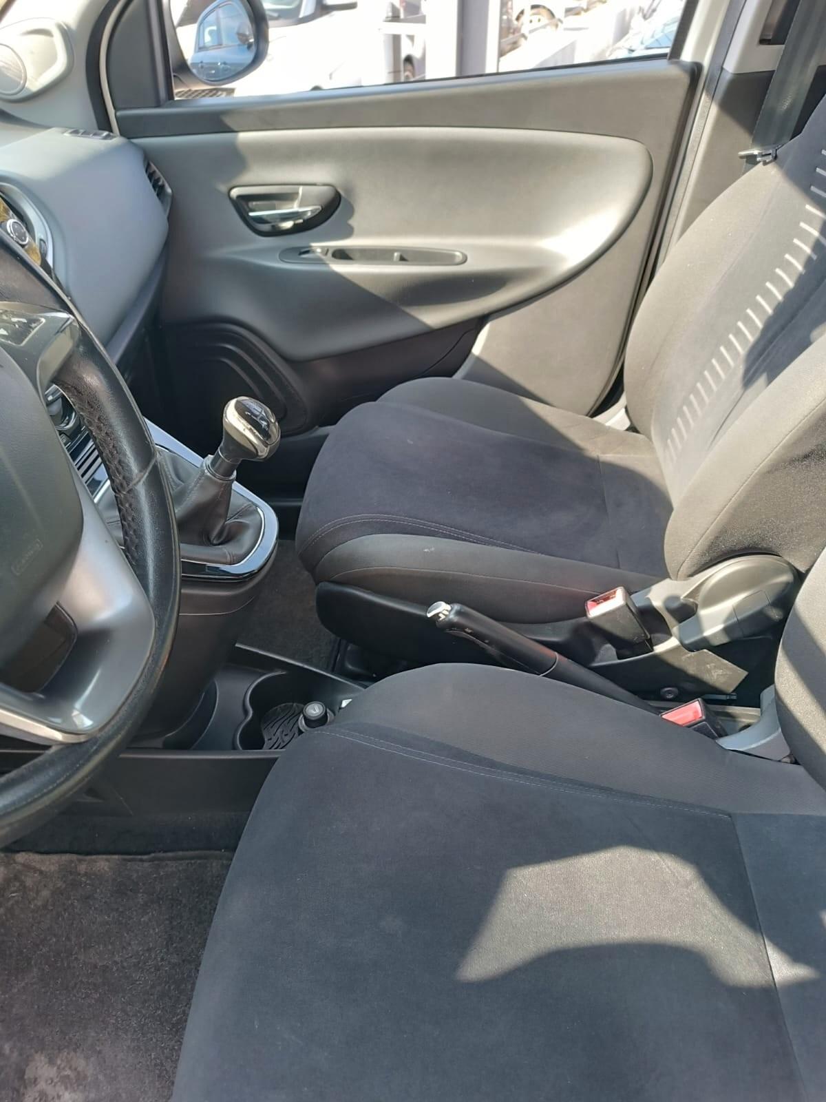 Lancia Ypsilon 1.3 MJT 16V 95 CV 5 porte S&S Silver