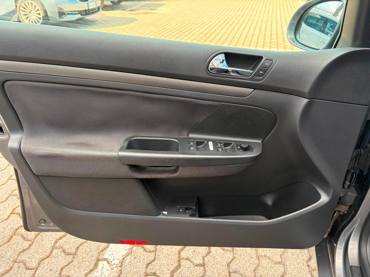 Volkswagen Golf 5p 1.9 tdi Comfortline - GRANDINATA