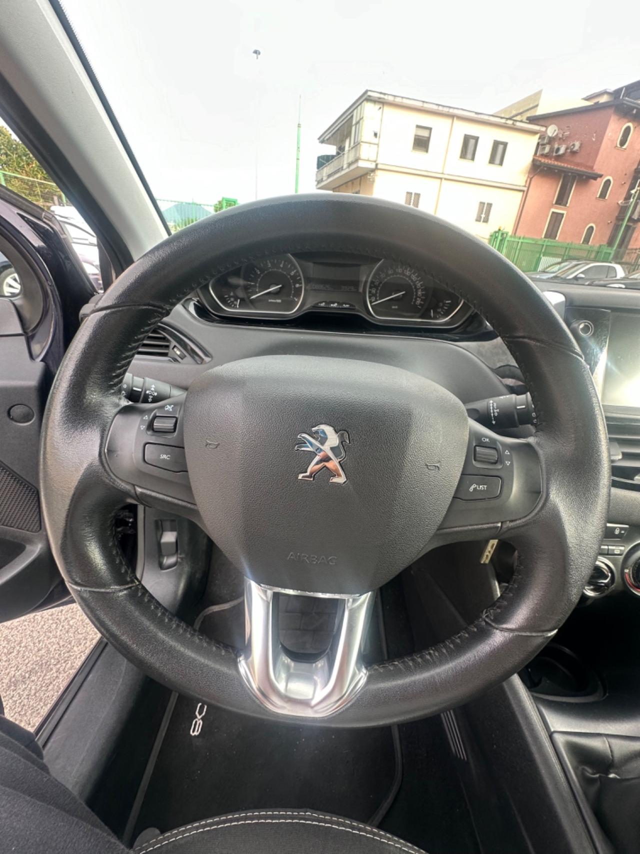 Peugeot 208 PureTech 82 5p. GPL Active