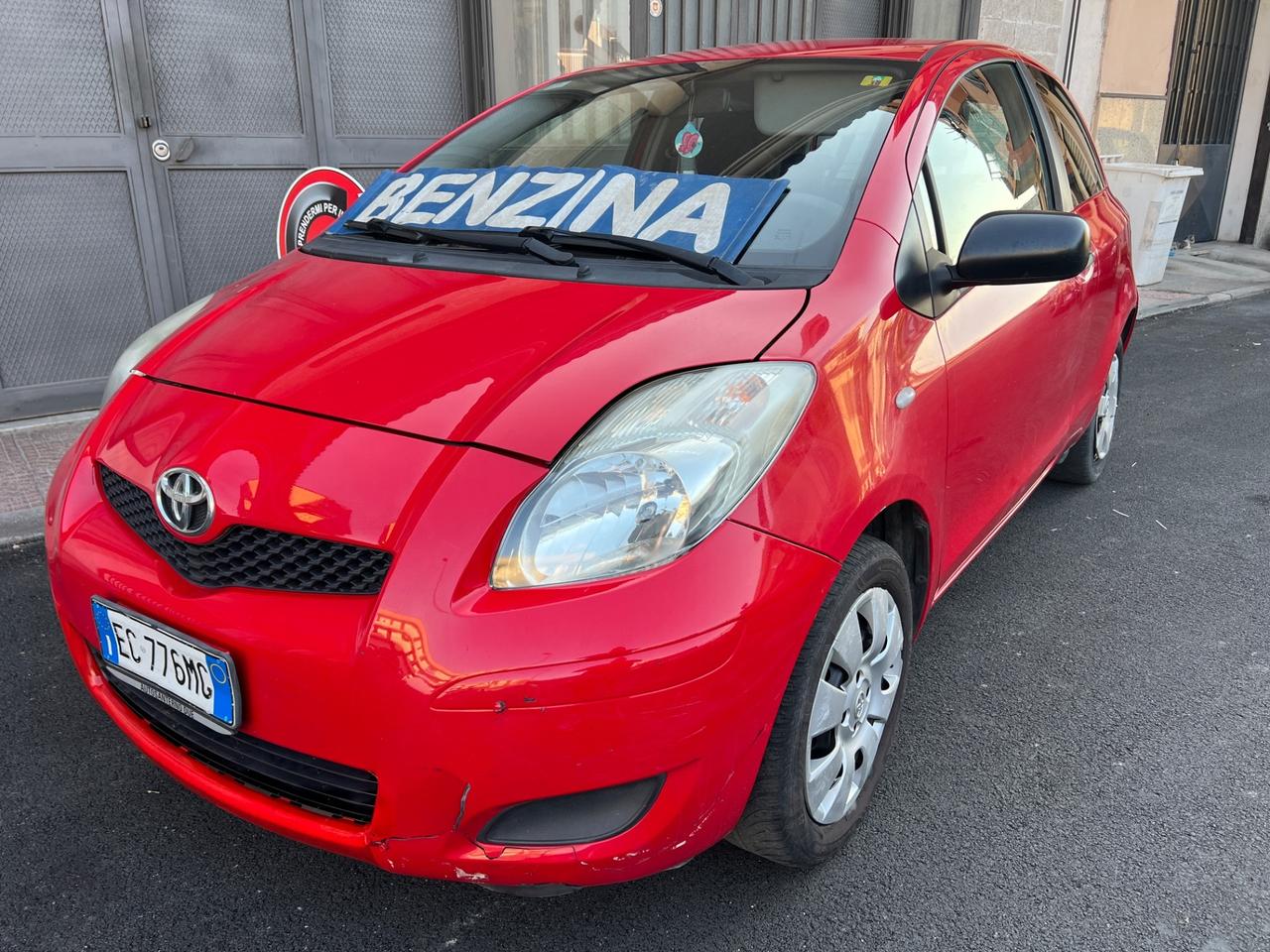 Toyota Yaris 1.0 Benzina Anno 2011