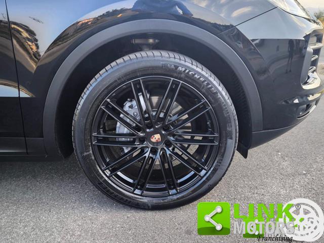PORSCHE Cayenne 3.0 V6
