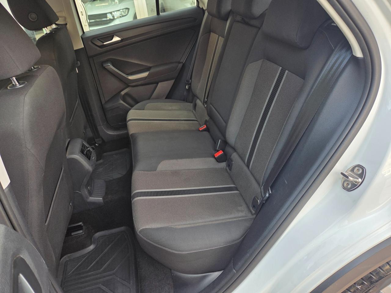 Volkswagen T-Roc 1.6 TDI SCR Business Navi