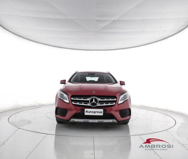 MERCEDES-BENZ GLA 200 Automatic Premium