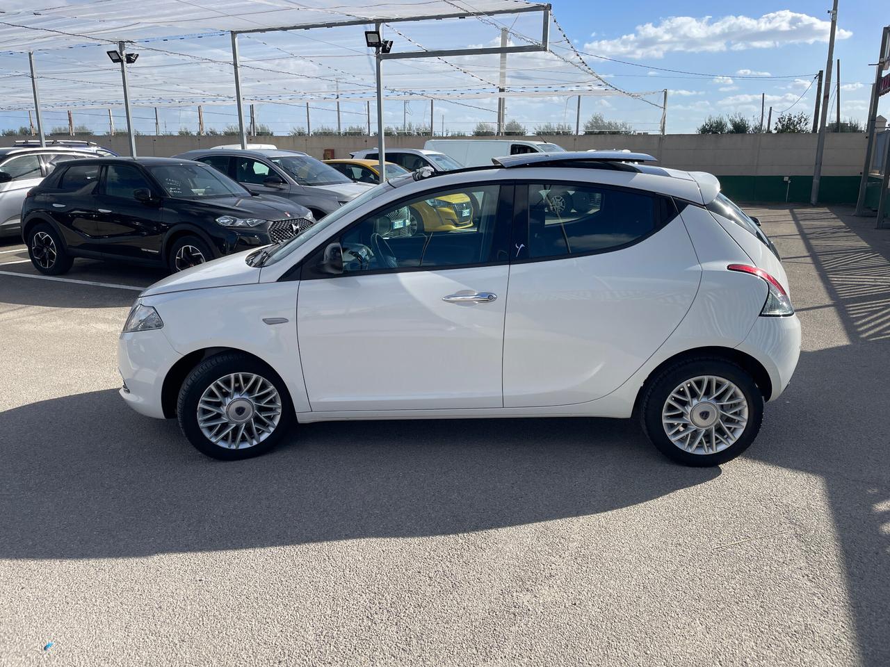 Lancia Ypsilon 1.3 MJT 16V 95 CV 5 porte Gold-TETTO