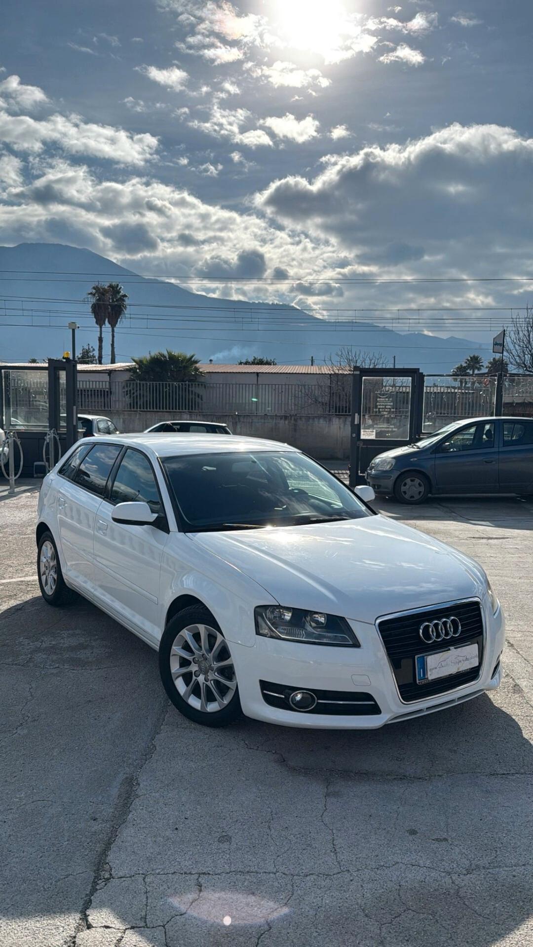 Audi A3 SPB 1.6 TDI 105 CV CR Ambiente