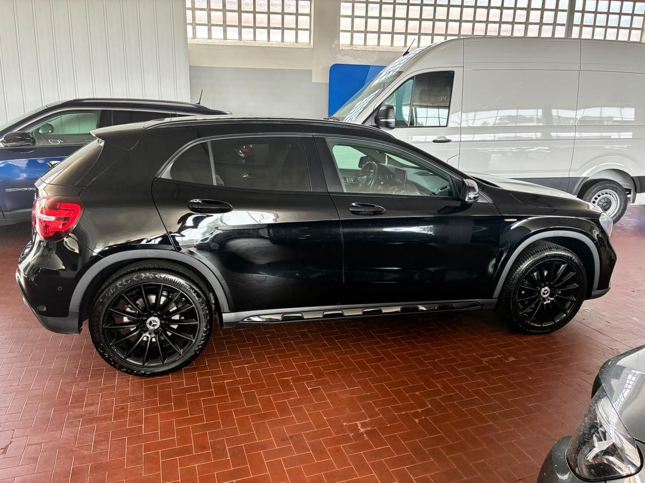Mercedes-Benz GLA 200 d night edition 4matic auto