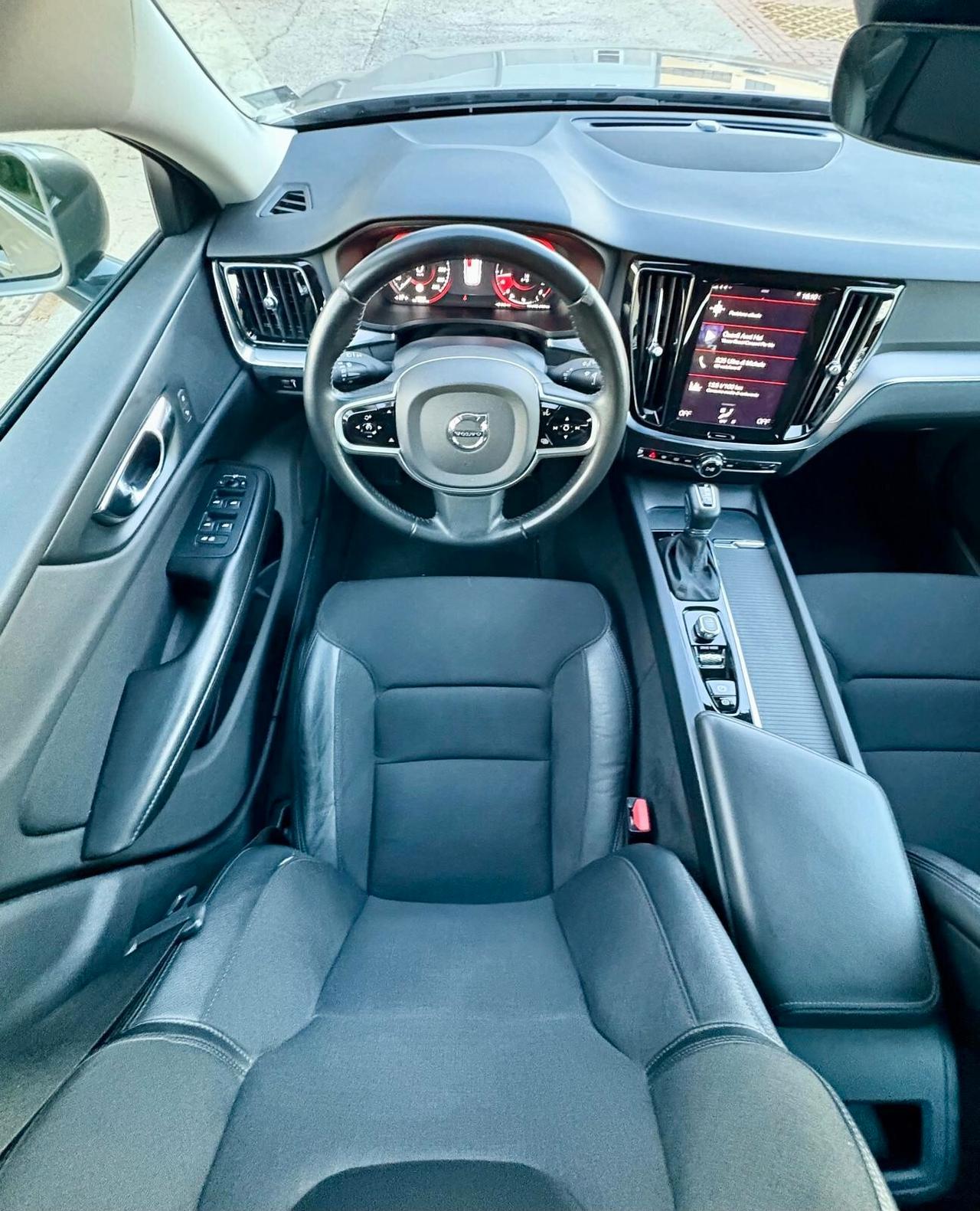 Volvo V60 Cross Country D4 AWD Geartronic Business Plus