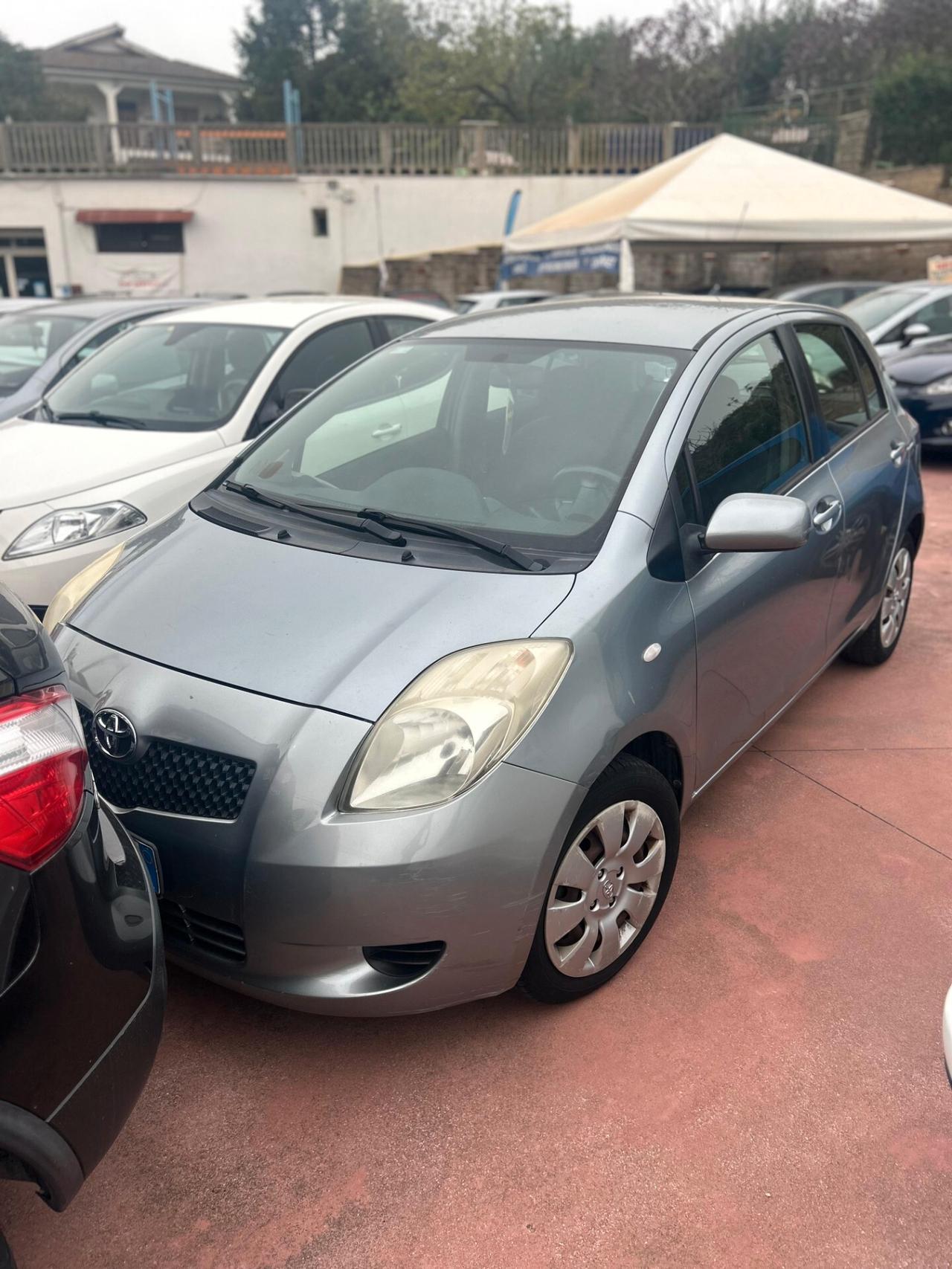 Toyota Yaris 1.0 5 porte Sol