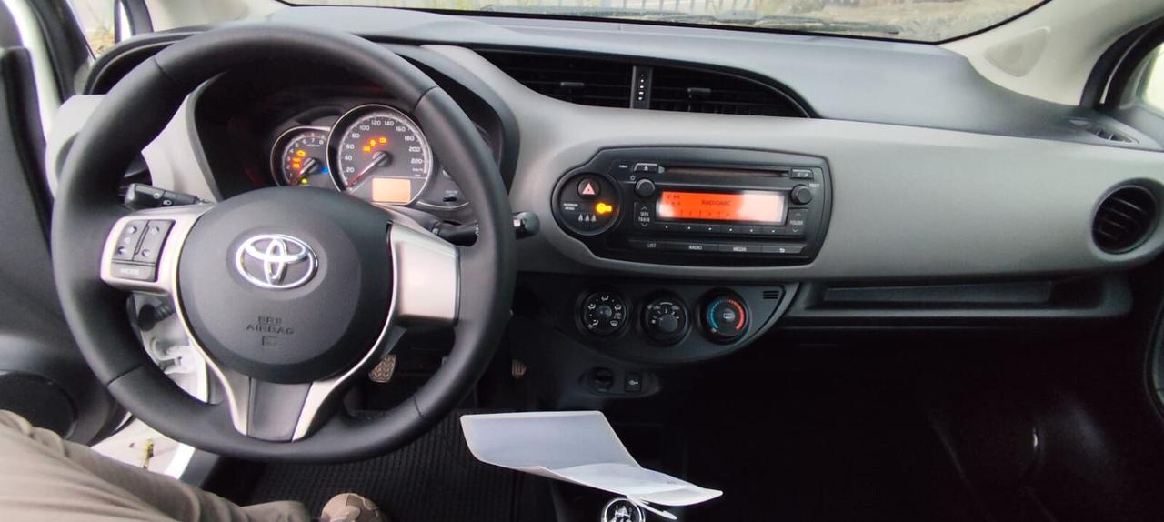 Toyota Yaris 1.0 5 porte Active