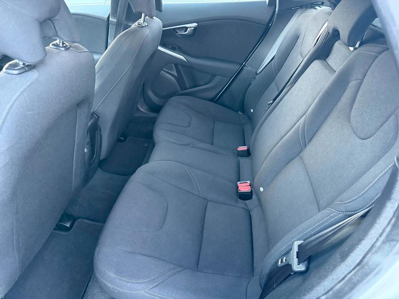 Volvo V40 D2 Momentum 2.0 120CV -2017