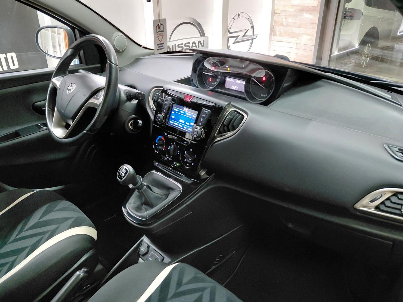 Lancia Ypsilon 1.2 69 CV 5 porte soli 68000 km