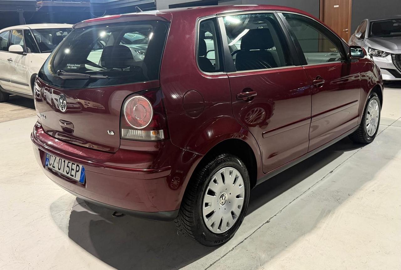 Volkswagen Polo Benzina Neopatentati 5 Posti