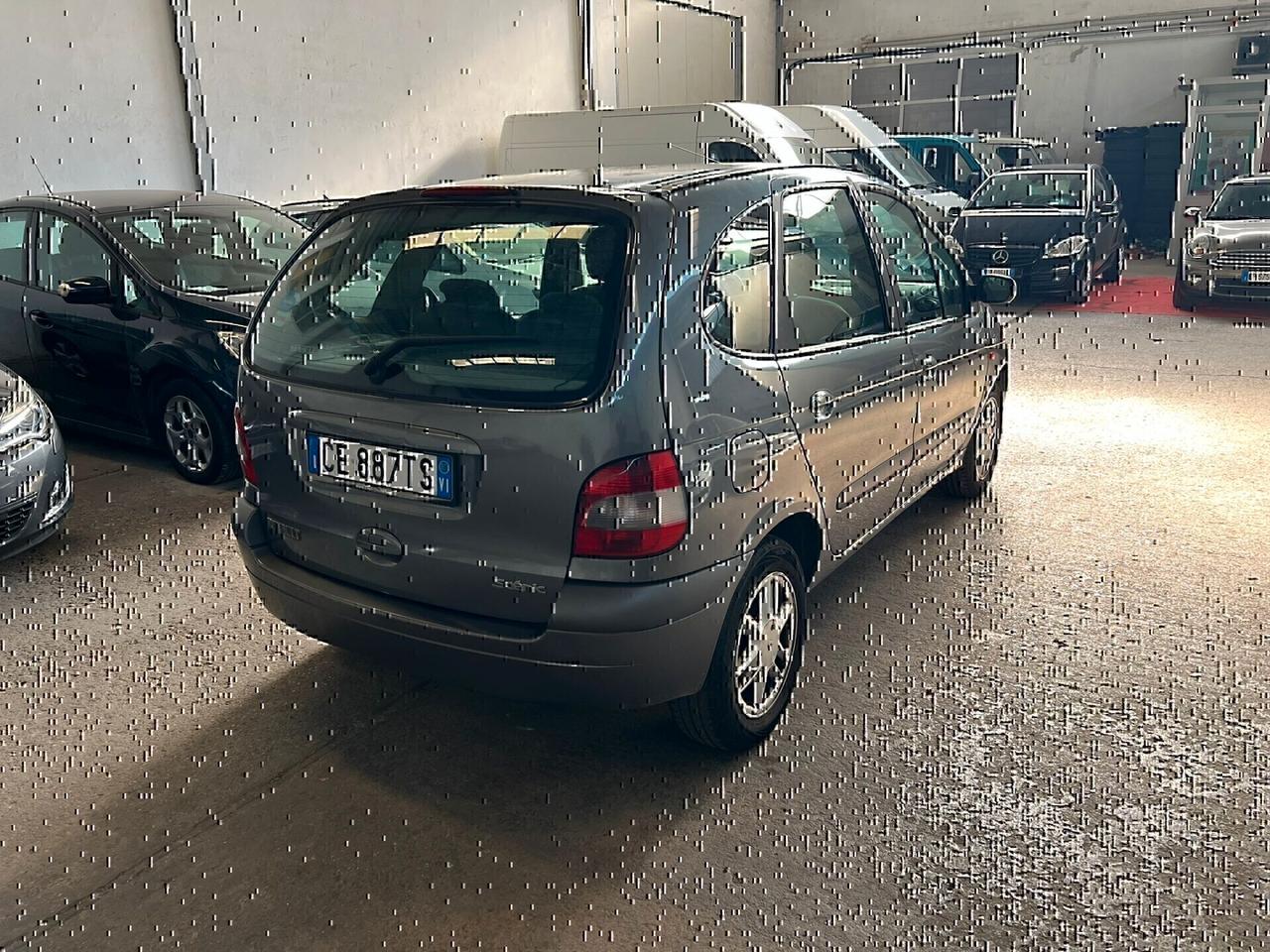 Renault Scenic 2 serie-1,9 -2003