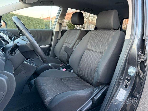 Toyota Corolla Verso 2.2 16V D-4D 7 POSTI