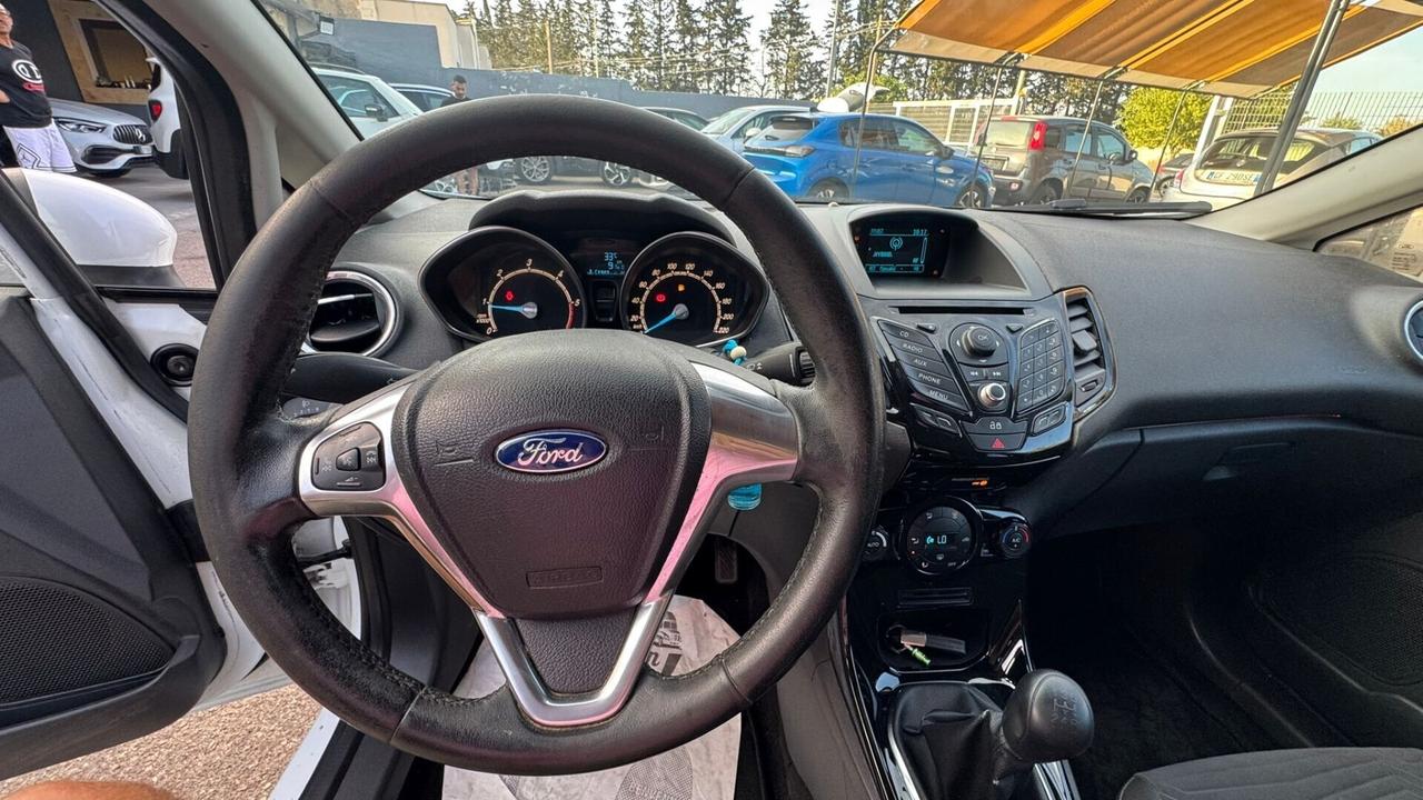Ford Fiesta 1.5 TDCi 75CV Titanium led keyless